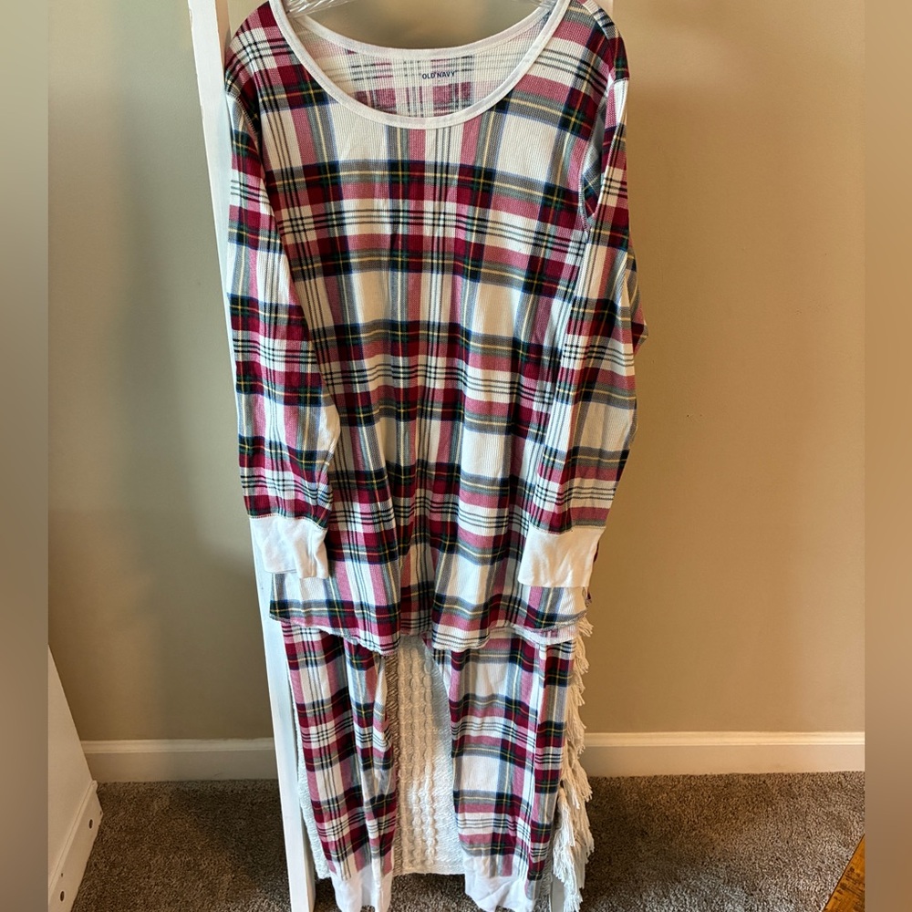 SHIPS NOW❤️ Woman’s Plaid Pajama Set